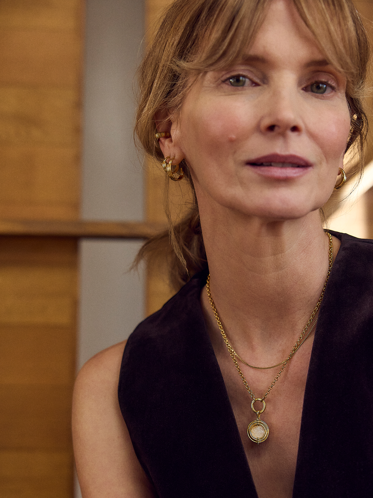 Medium Evolve Hoop Earrings