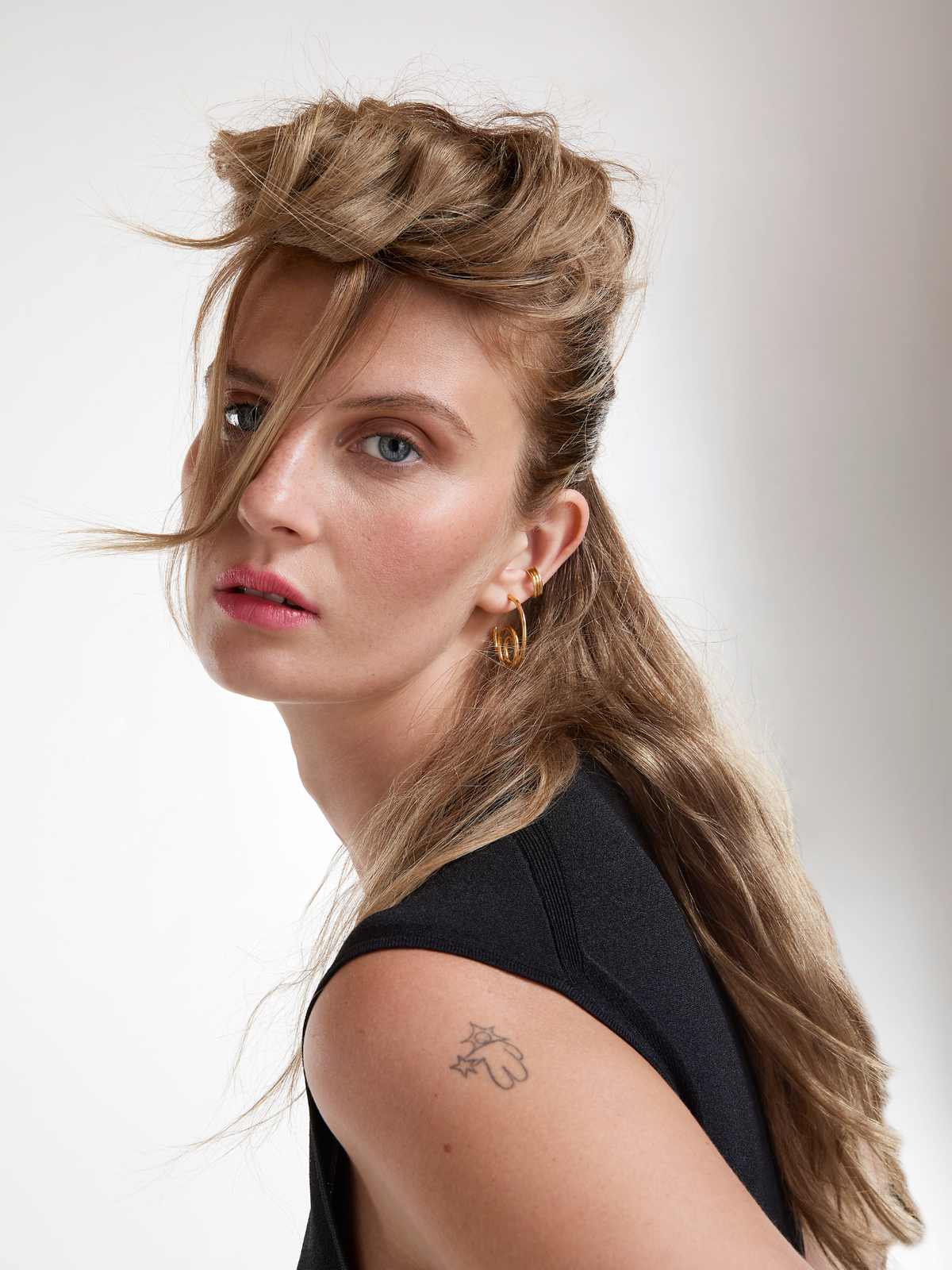 Medium Swirl Hoop Earrings
